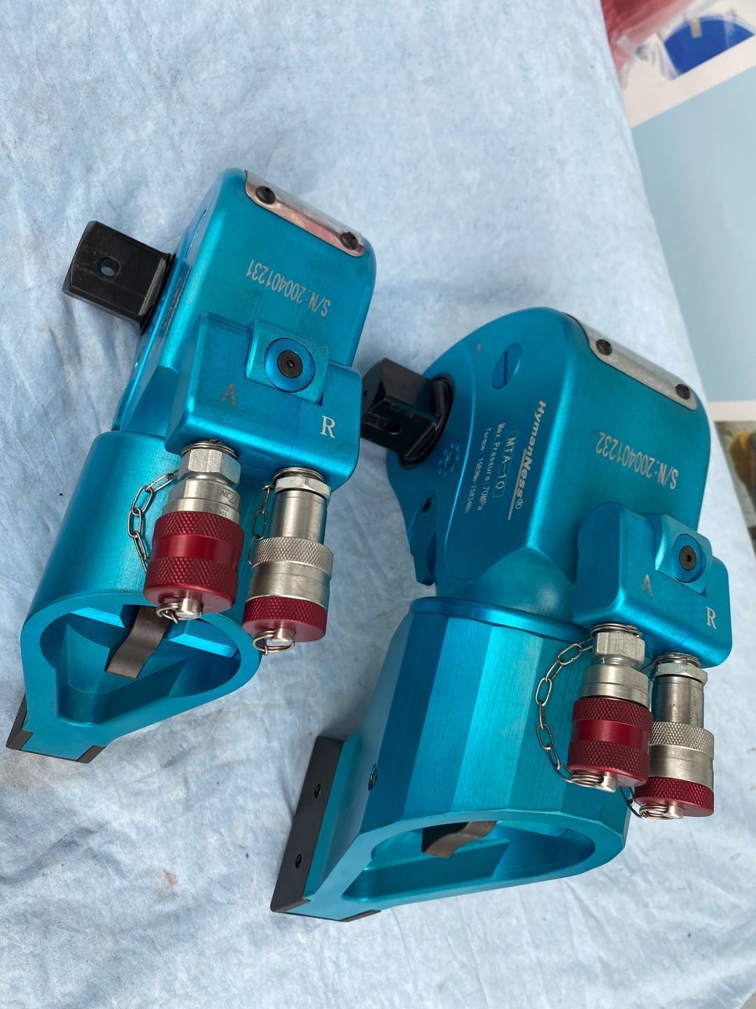 Hydraulic torque wrench